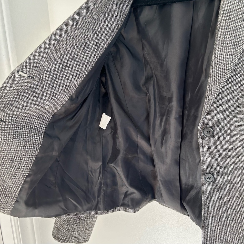 (SOLD) Italian Wool Blend Blazer Size Medium - Picture 13 of 16